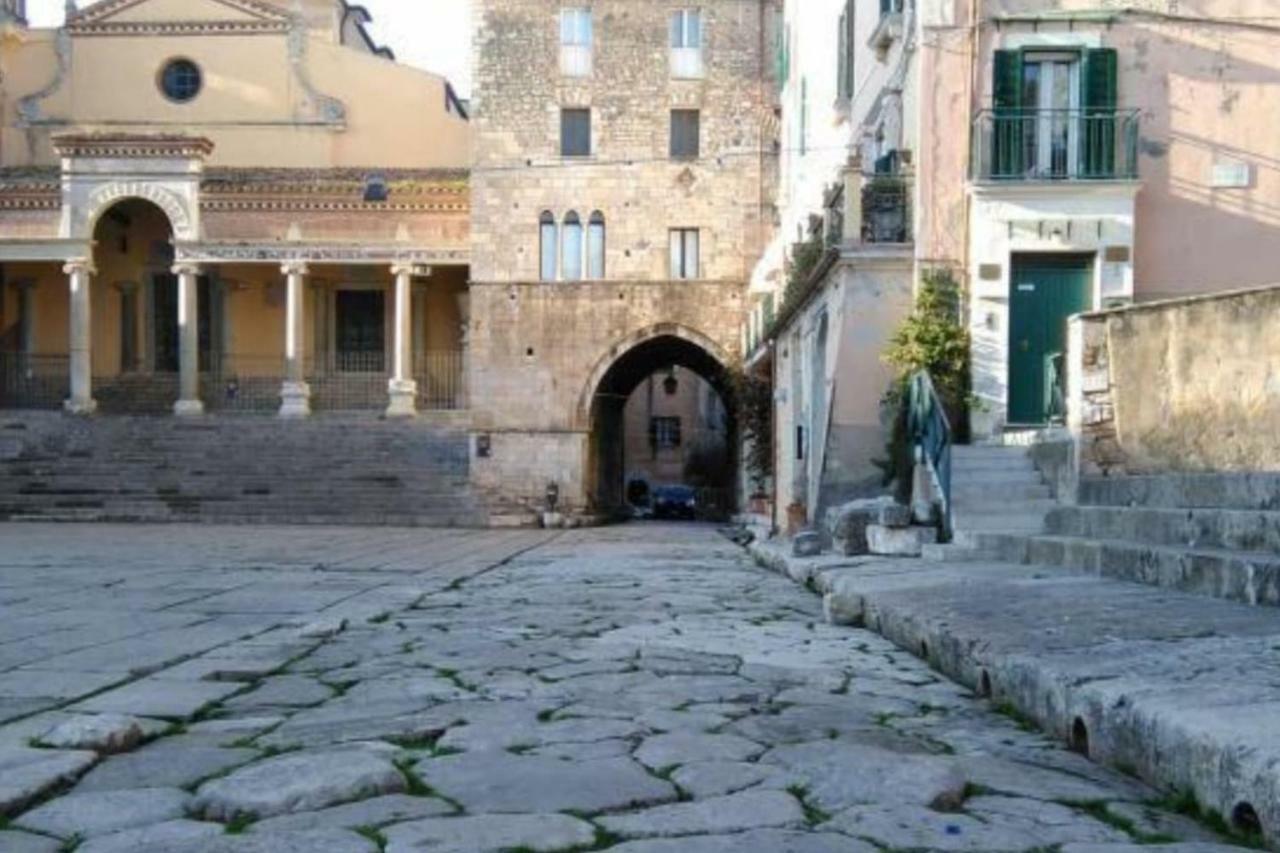 Art Deco City Center Near The Beach! Terracina Buitenkant foto